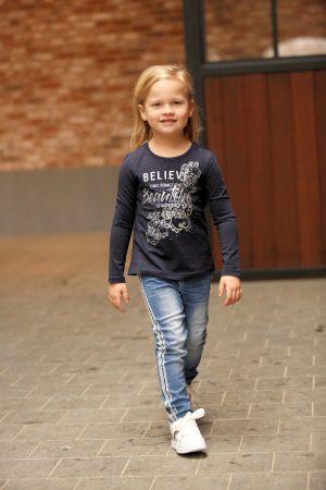 Shirtje Believe blauw