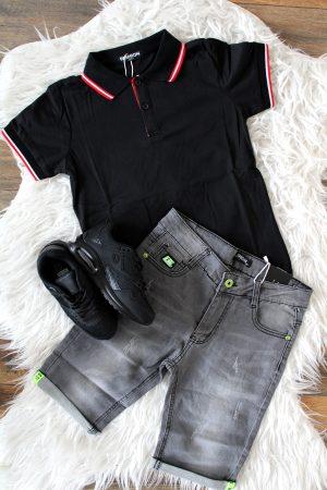 Poloshirt zwart, sneakers cool zwart, broekje denim boys grijs
