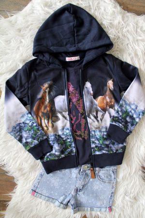 Shirtje Wildhorse diamant blauw, broekje flowers denim blauw, vestje shire paard blauw