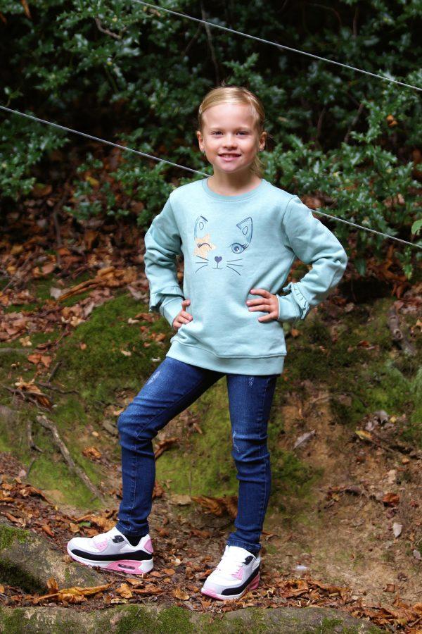 broekje denim lang blauw, sweater blue seven kitty groen