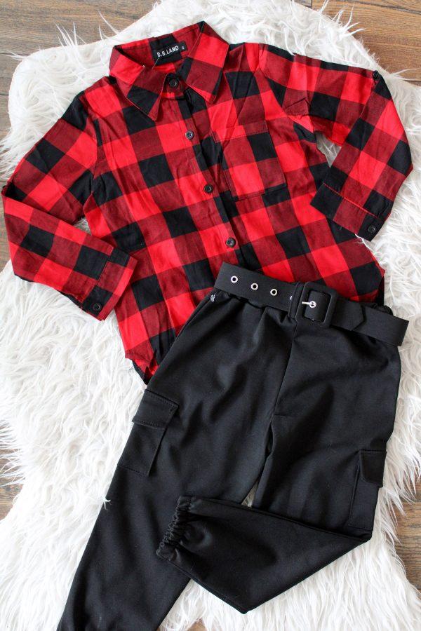 Broekje Girls Cargo zwart, Topje blouse geblokt rood zwart