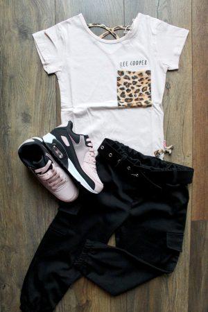 Shirtje Lee Cooper Leopard lichtroze, sneakers pinkwow roze zwart, broekje jeans cargo zwart