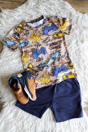 Shirtje Joystick Skateboard bruin, broekje short blauw, sneakers chico bruin blauw