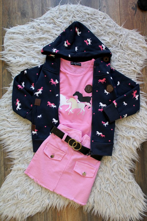 Rokje spijkerstof lichtroze, vestje paardjes blauw limited, shirtje paarden roze