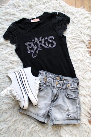 Shirtje paris zwart, sneakers glitter zilver, broekje girls denim kort grijs